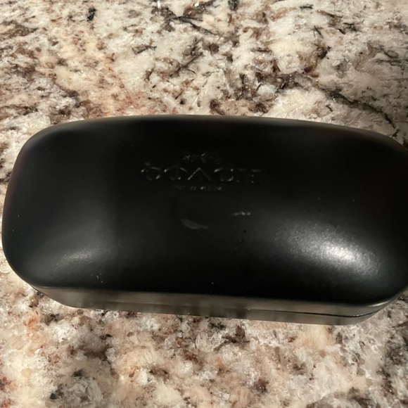 Coach sunglasses with case - Picture 5 of 5